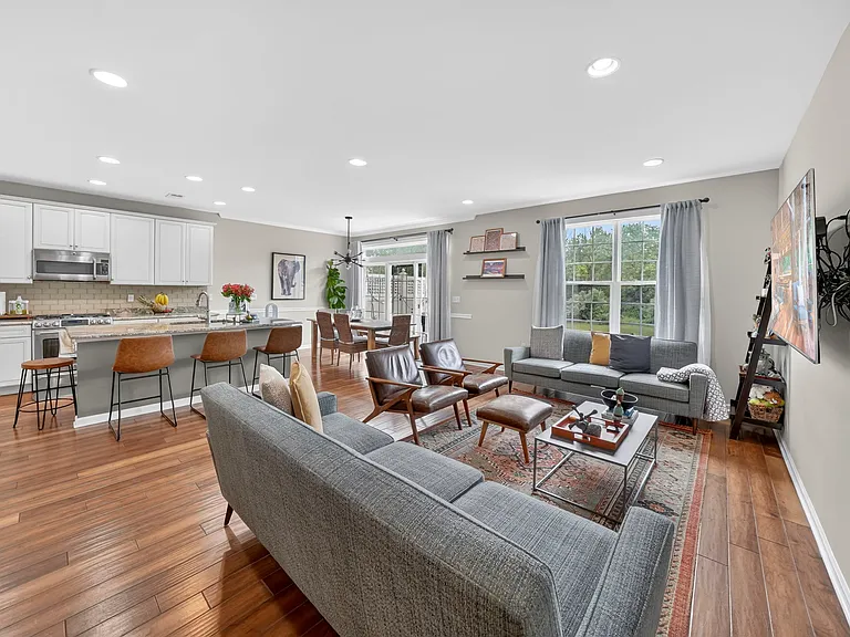97 Autumn Ln — Photo 13
