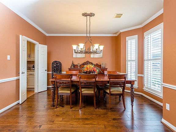 5th image of 2918 Castlerock Ct