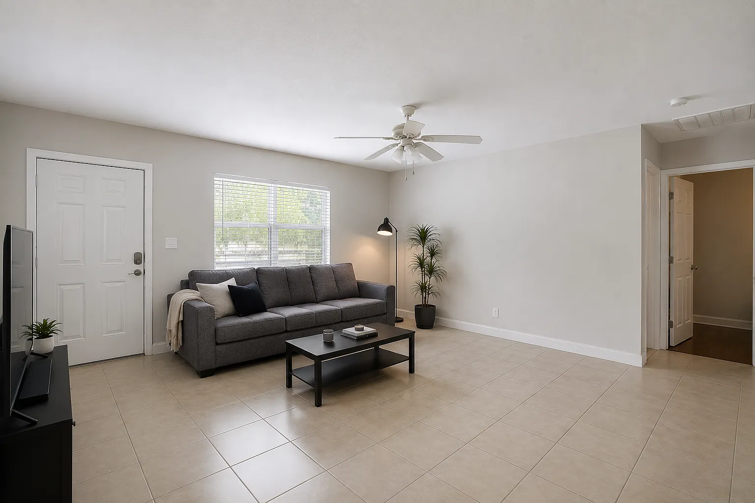 2 bed, 812 sqft, $2,250 — Photo 2