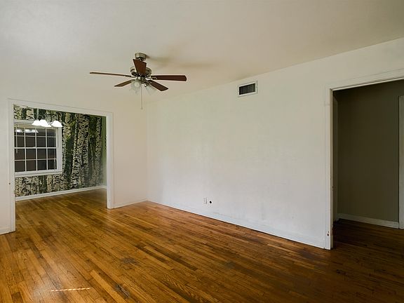 4th image of 3157 Angus Dr S