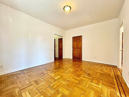 2nd image of 2128 31st Ave APT 2R