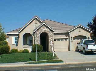 10071 Blossom Ridge Dr, Elk Grove, CA 95757
