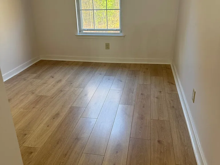 404 Harwood Ct #B — Photo 13