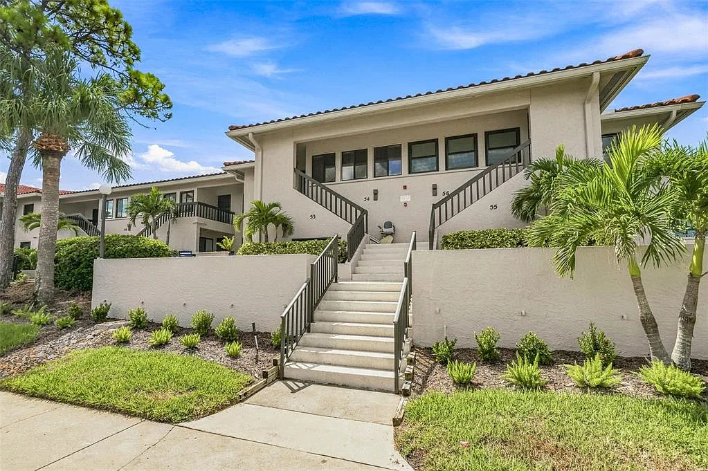 2 bed, 2.0 bath, 1065 sqft, $2,000 — Photo 3