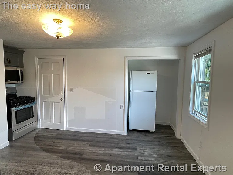 70-72 School St #2 — Photo 7