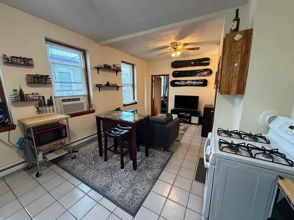 135 Endicott St APT 5R, Boston, MA 02113