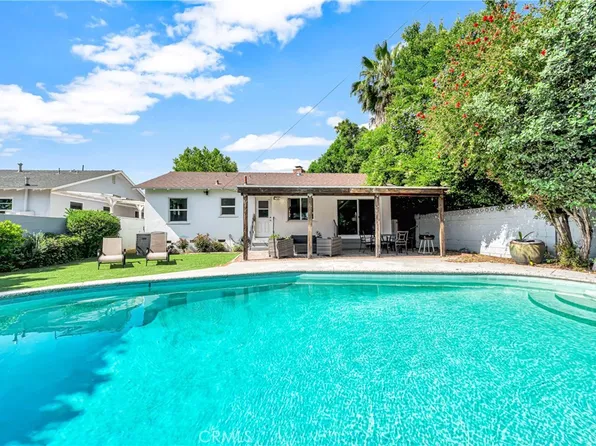 15732 Covello St, Van Nuys, CA 91406