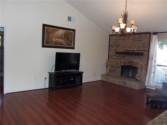 5th image of 1715 Brighton Dr