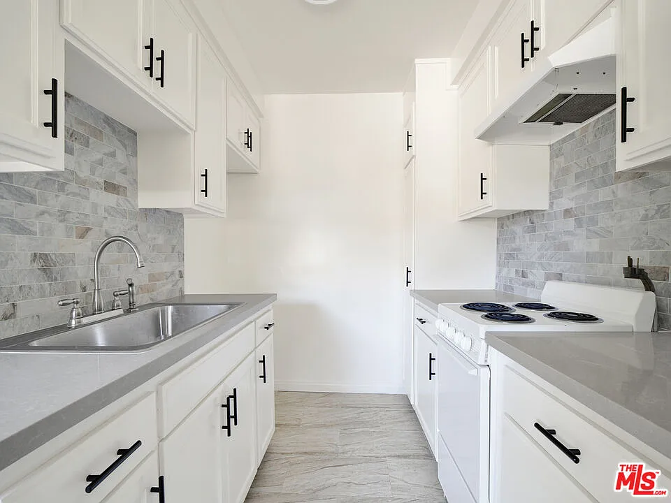 Building Photo - 7228 Allott Ave #3