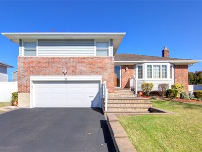 38 Pasadena Drive, Plainview, NY, 11803