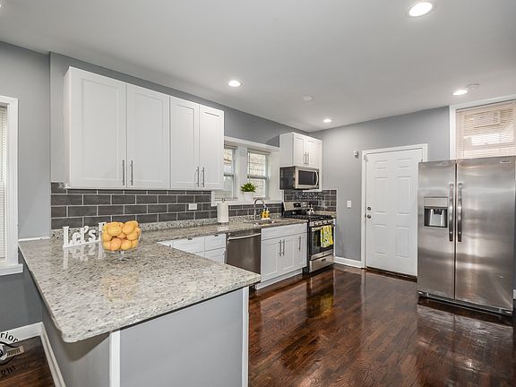 5th image of 8030 S Marshfield Ave