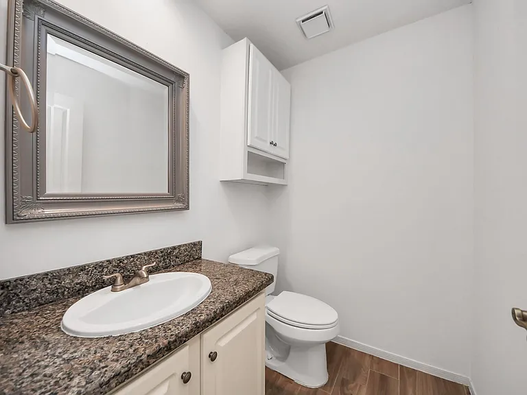 103 E Lakeridge Dr — Photo 12