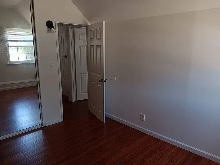 7318 W 88th St — Photo 16
