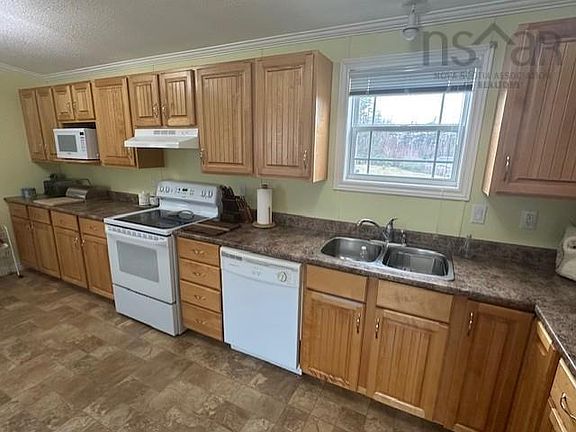 3rd image of 1008 Glen Forest Dr