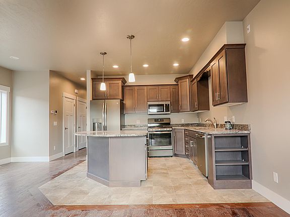 4th image of 2308 B Burlington Ave