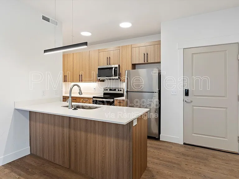 3378 Washington Blvd #302 — Photo 1