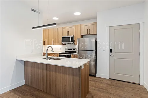 3378 Washington Blvd #302 Photo 1