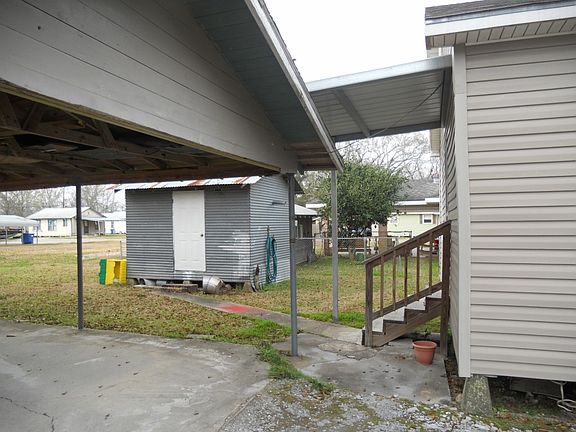 4th image of 713 W Academy Ave
