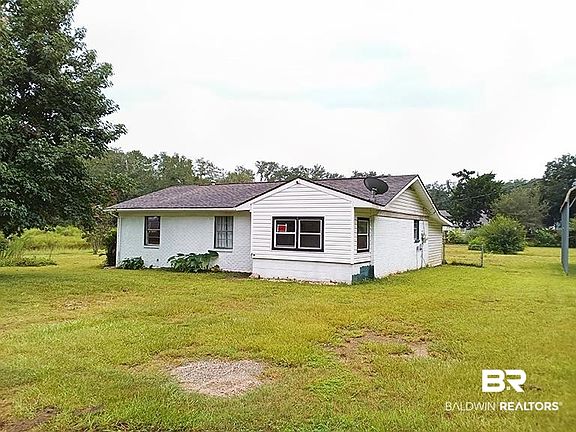 3rd image of 25240 Pine St