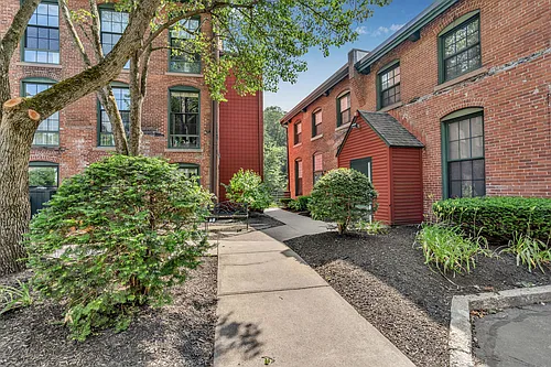 14 Sanford St Photo 1