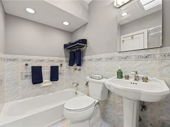 2724 East 27th Street image 13 of 34