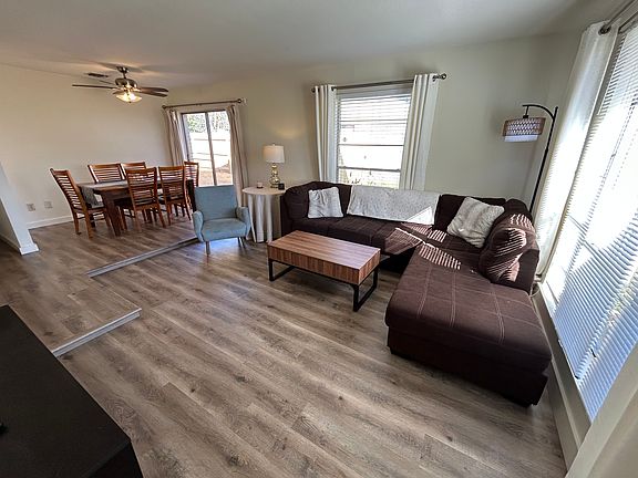 4th image of 736 Rosewood Ave