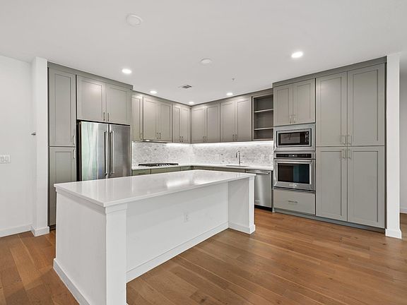 2nd image of 900 S 1st St Unit 211
