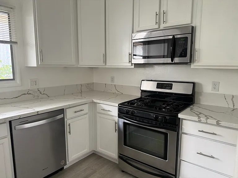 442 S Oakhurst Dr #4 — Photo 7