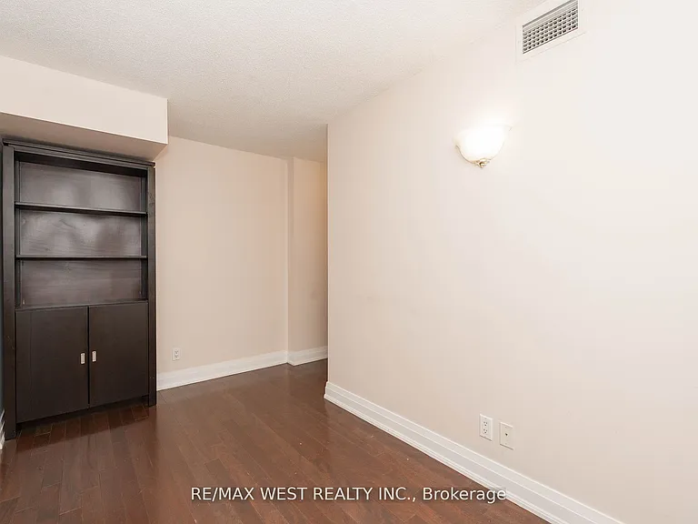 2737 Keele St #817 — Photo 21