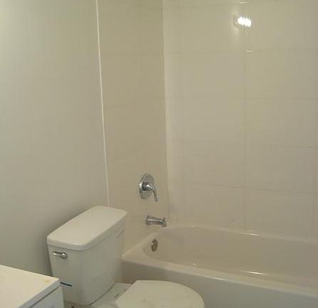 5th image of 790 NE 128th St APT 203