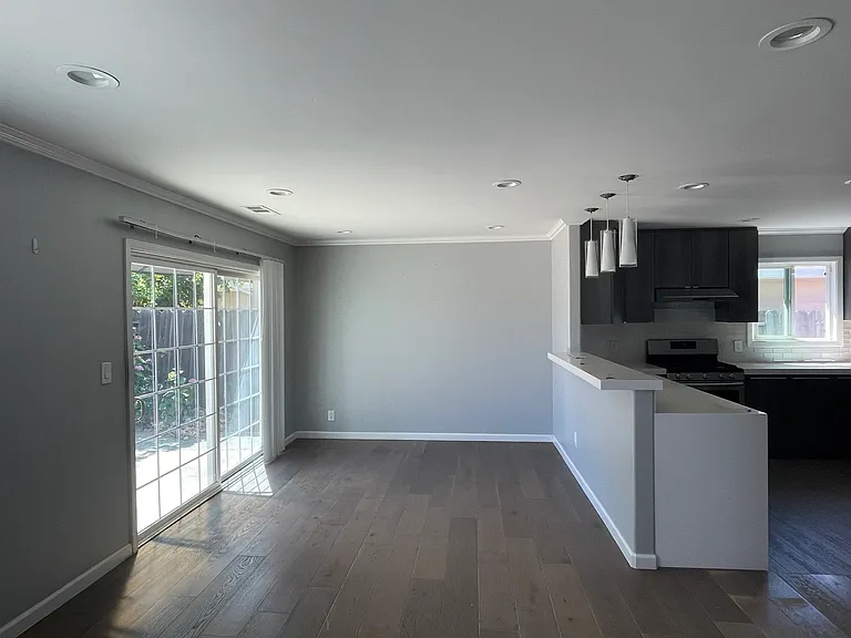 500 Marine View Ave — Photo 3