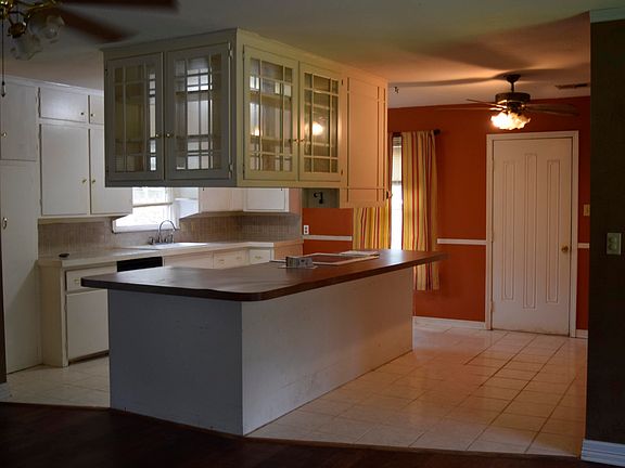 5th image of 410 N 19th St