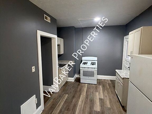 3rd image of 3498 Bosworth Rd APT 3