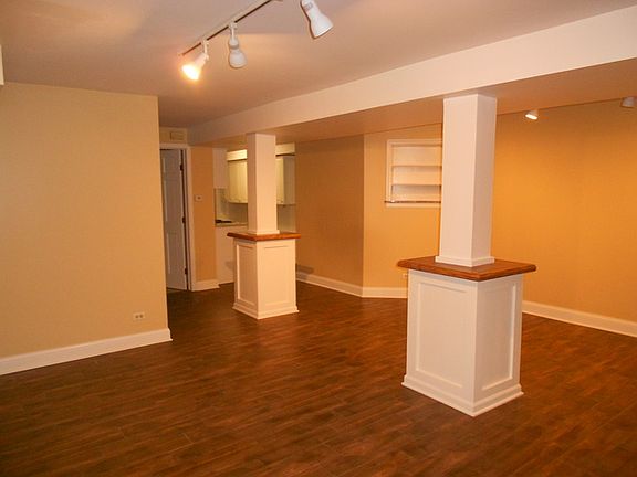 2nd image of 639 W Fullerton Pkwy #G