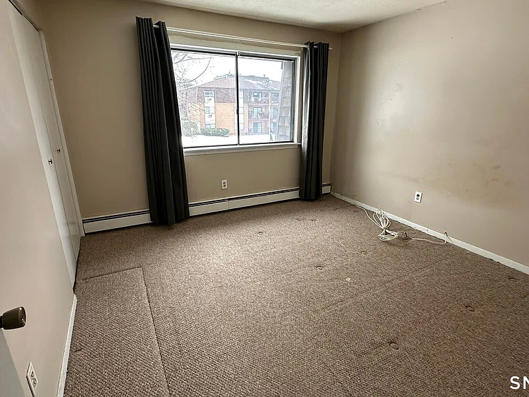581 Crown St #99 — Photo 4