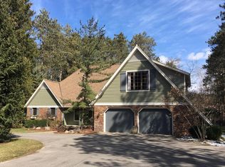 7351 Oliver Woods Dr SE, Grand Rapids, MI 49546