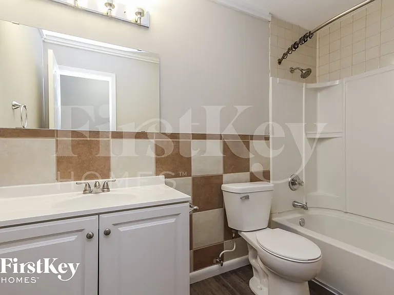 6005 Dollar Hide South Dr — Photo 9