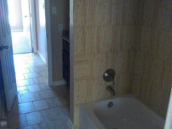 5th image of 1906 Lansdowne Dr