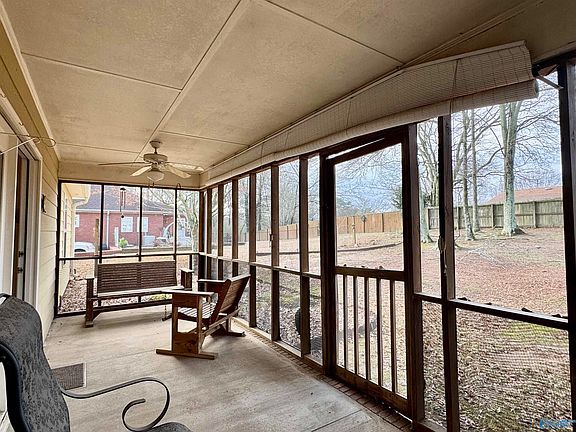 4th image of 191 Meadowood Ln