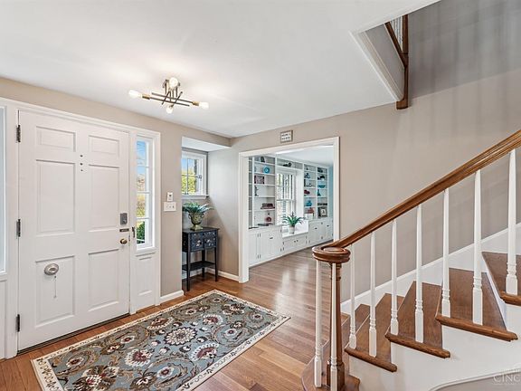 5th image of 25 Wood Ave