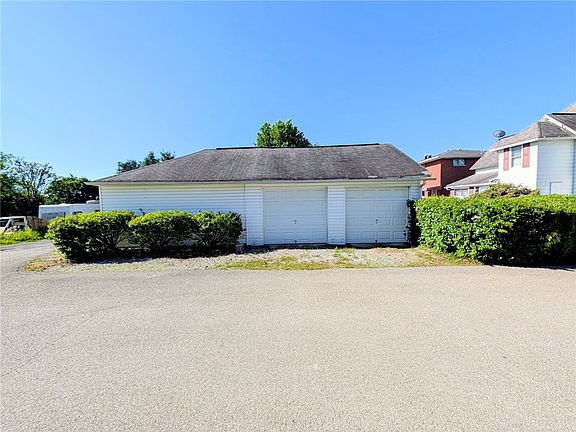 5th image of 301 Pleasantview Ave