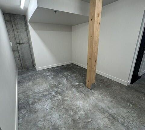 5th image of 9102 Village Way #201