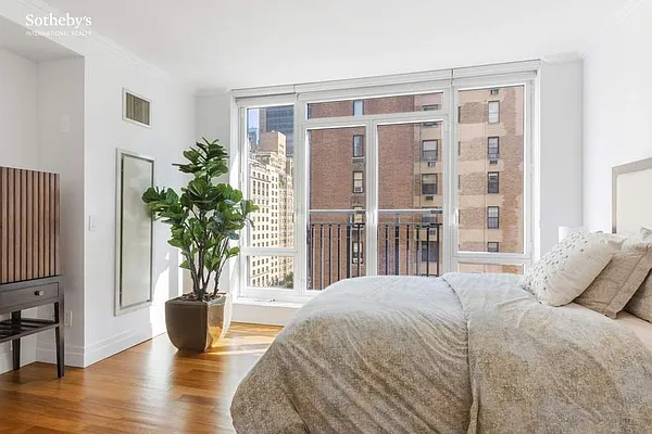 Rented by Sotheby's International Realty | media 4