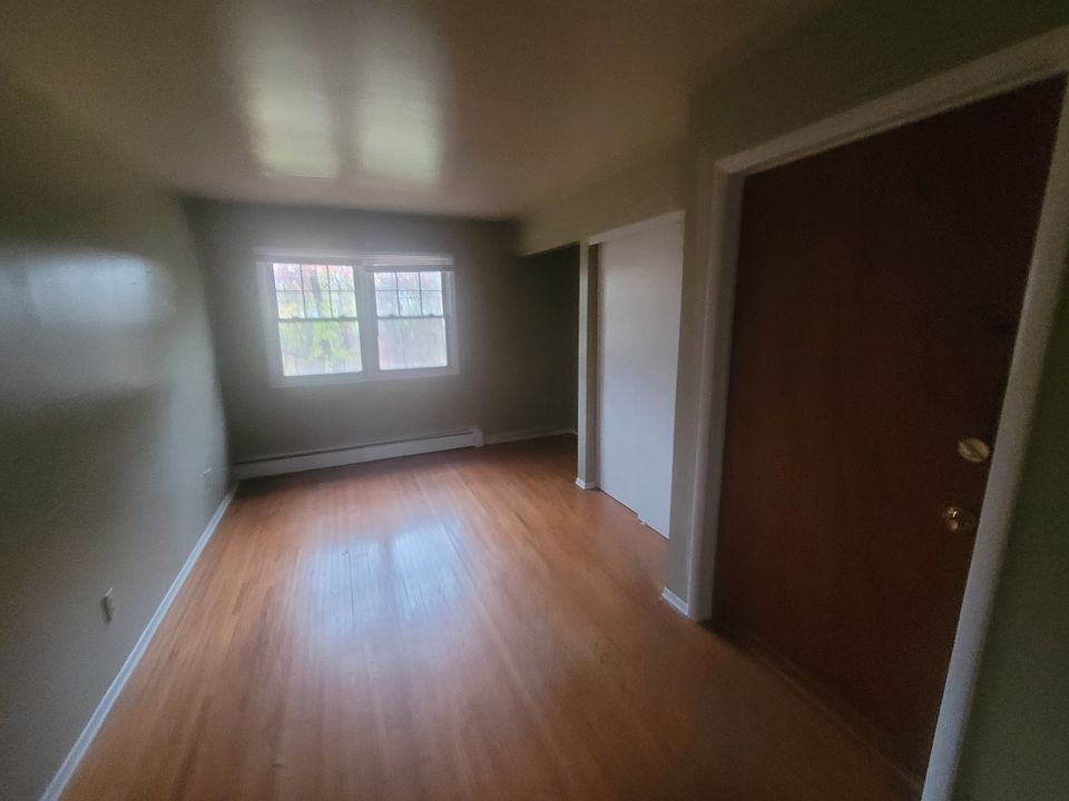1st image of 758 Liberty St #8