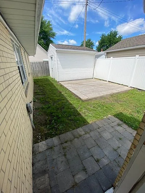 2 bed, 744 sqft, $925 — Photo 2