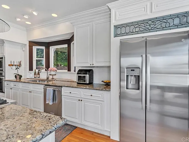 2930 Chatsworth Blvd — Photo 11
