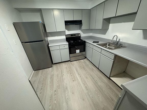 2nd image of 281 Grand St APT 7