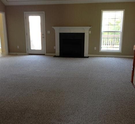 4th image of 383 Oak Tree Way