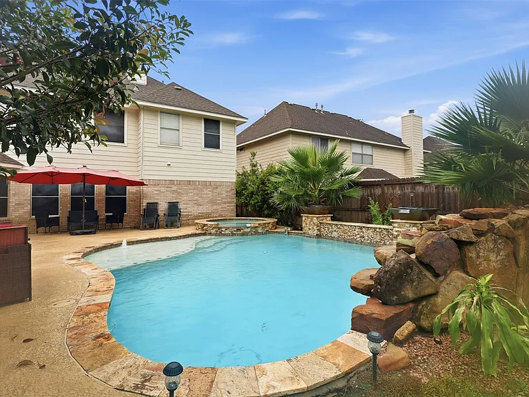2538 Acadiana Ln — Photo 1