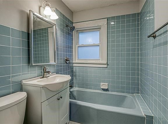 4th image of 5714 Monrovia St